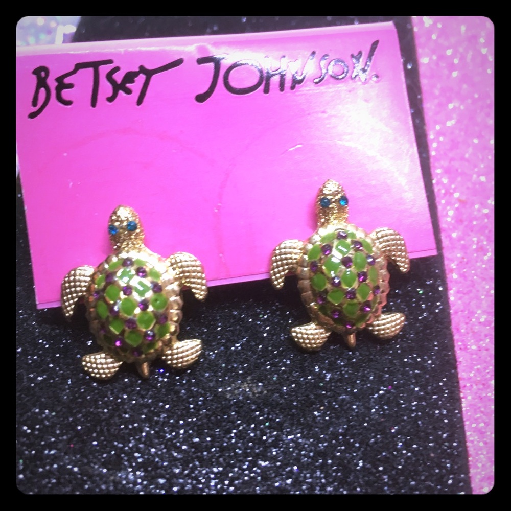 🐢BetseyJohnson Turtle Earrings🐢